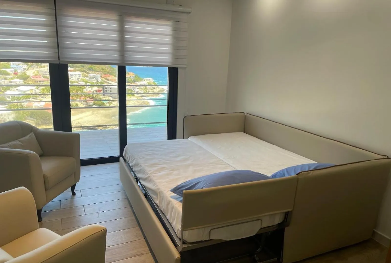 Sea View 02 Bedroom Apartment With Terrace Koolbaai 0*,